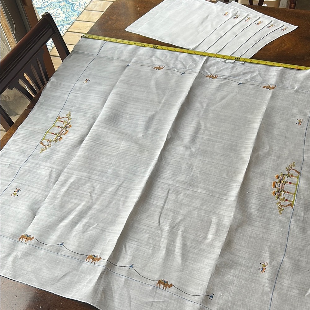 Elegant Vintage White Table Linens for Dining